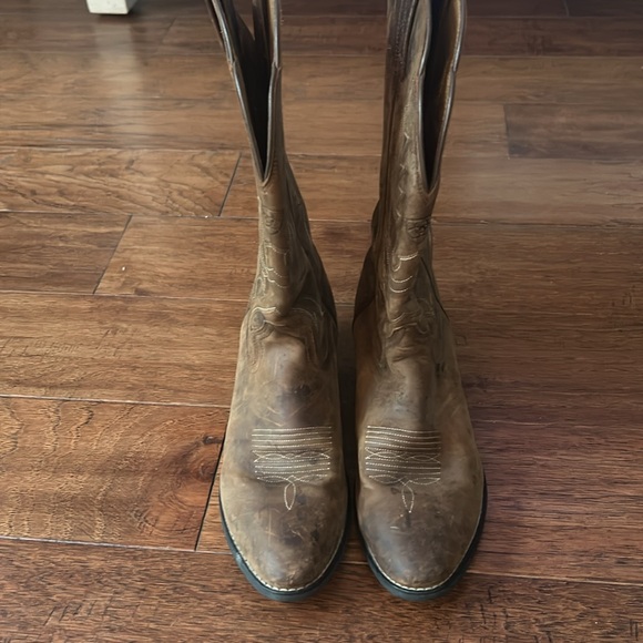 ARIAT Cowboy Boots - Picture 2 of 6